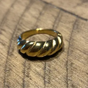 Gold Chunky Ring